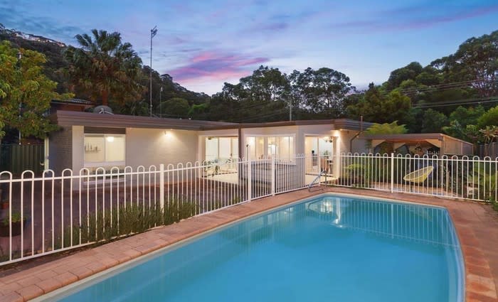 Coastal auctions dominate limited January weekend offerings