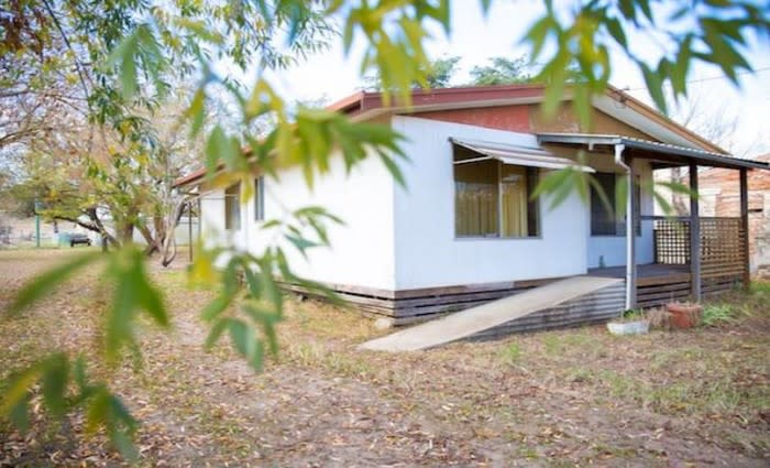 Two bedroom $85,000 Wallendbeen, NSW home sold by mortgagees