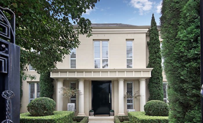 Shane Warne's Brighton trophy home passed in at weekend auction