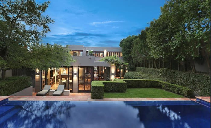 Restaurateur Kingsley Smith secures Vaucluse sale