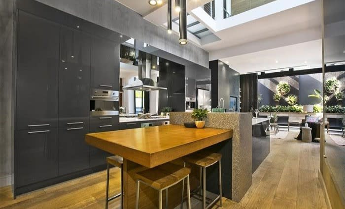 Alleged ABS insider trader spent $2.3 million on The Block Albert Park purchase - sale now in doubt