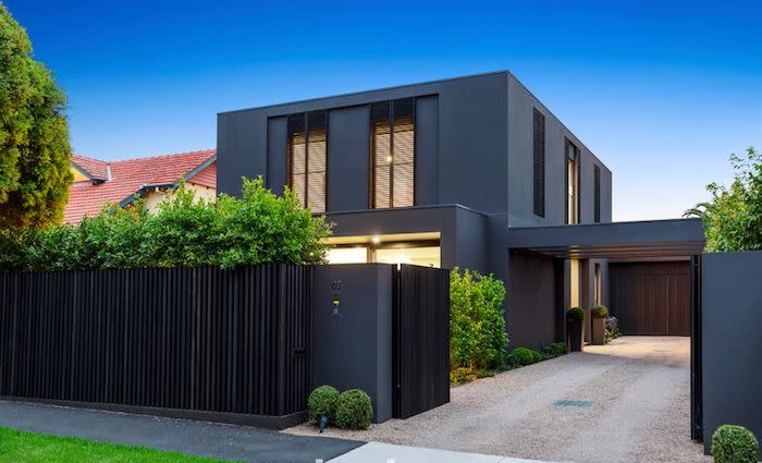 Former AFL umpire and player Jordan Bannister lists Brighton home after failed auction