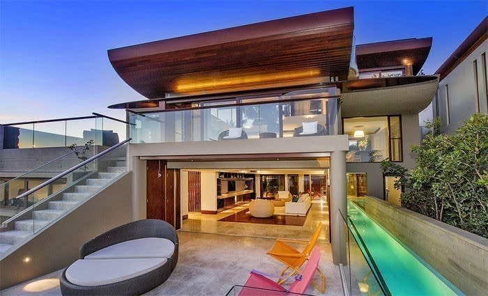 La bomba! Walter Barda's Wave House, Bronte