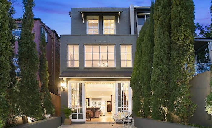 Outgoing Sydney Swans chief executive Andrew Ireland sells Centennial Park home