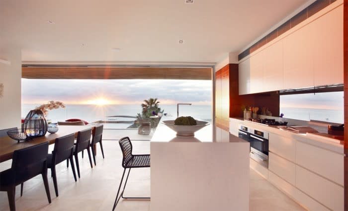 Jennifer Hawkins sells her Curl Curl North home