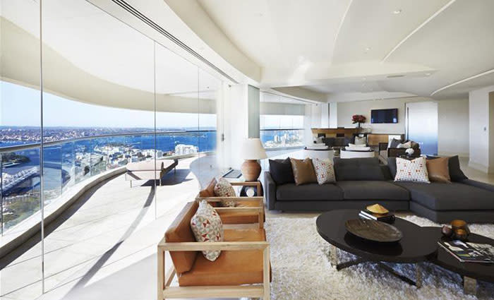 Nothing on David Walsh's Horizon, but Sydney's streetside weekend auctions yield 80% plus again