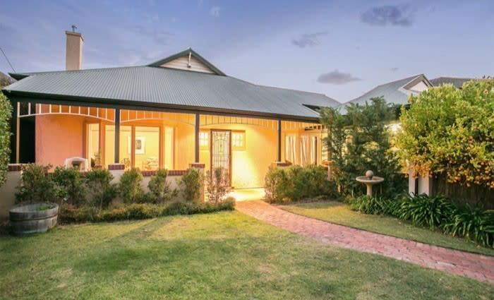 Former Crows coach Brenton Sanderson lists Adelaide home
