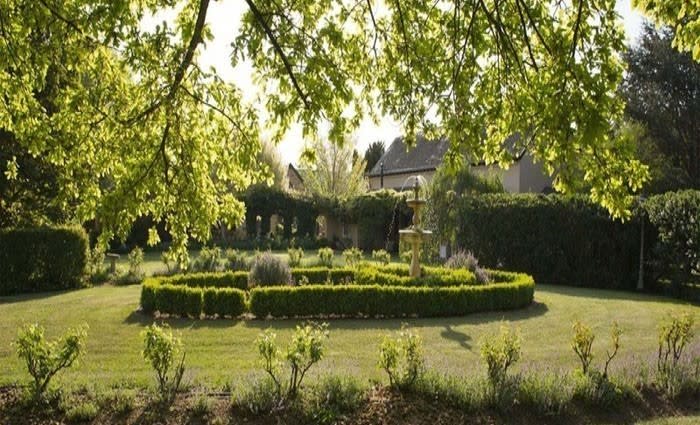 Rossiville, the 1826 pioneering Goulburn homestead, joins the online auction trend
