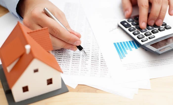 Interest rates are low, but does this mean you should buy an investment property?