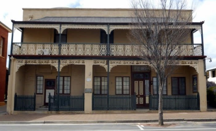 Kapunda's 1860 Ford House for sale