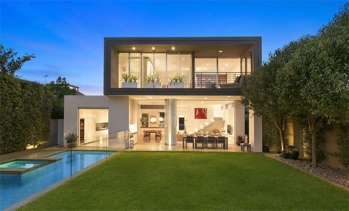 Kensington suburb record price from Macquarie banker sale of Peter Dunkley built trophy home
