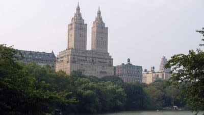 Alec Baldwin lists El Dorado New York apartment
