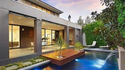 Sydney and Melbourne pre-Easter Super Saturday auctions at near record rush with Brighton 28 listings overload