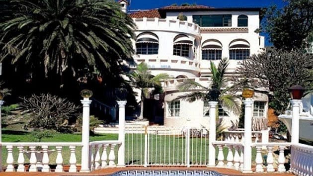 Casa Mia, the Oyama Avenue, Manly Beaux Arts-style harbourfront sells