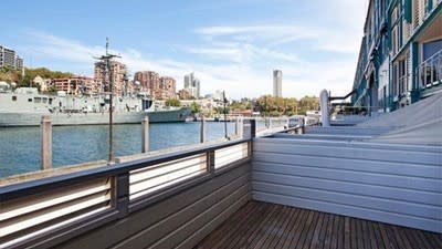 Hairdresser Stefan Ackerie aims for final trim to Woolloomooloo wharf holdings: Title Tattle