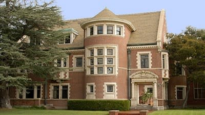 House featured in American Horror Story hovers on the market