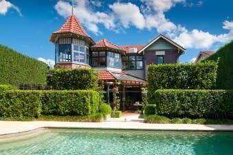 Stately glamour with knockout views in Cremorne Point