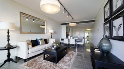 Macquarie Residences Sydney apartments still linger for sale five years after completion