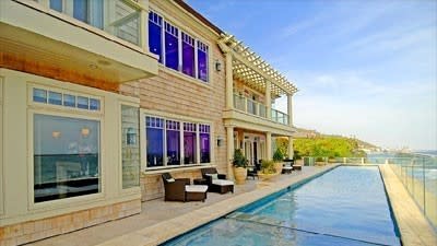 Billionaire Beach property for auction