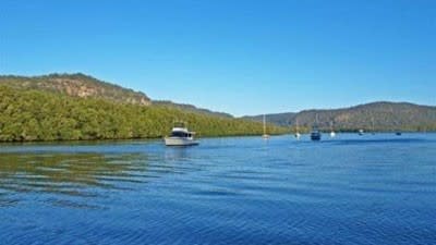 The late Rene Rivkin's log cabin on the Hawkesbury River sells: Title Tattle