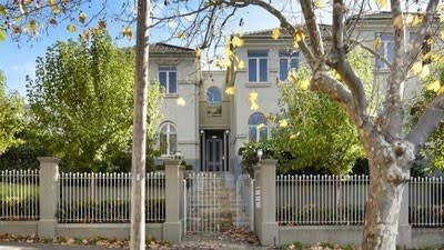 'No pets' rule knocks out bidders for Hawthorn auction tipping competition property