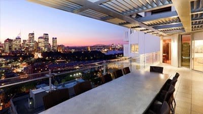 Former ABC boss Jonathan Shier relists Potts Point sub-penthouse: Title Tattle
