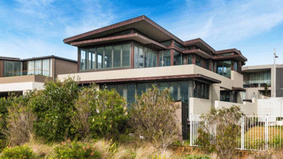 Little Bay mortgagee sale headlines Sydney's best weekend auction rate for two years