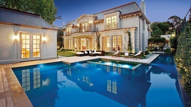 Event promoter Andrew McManus finally sells mansion as Chinese buyers fancy Toorak