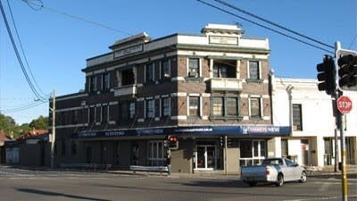 Slim Dusty 'Duncan' hotel passed in
