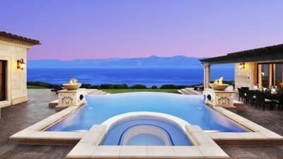 Donald Trump sells golf club estate for US$5 million below asking price