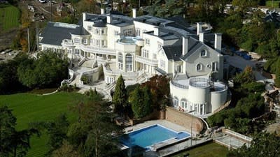 Updown Court folly sold at deep discount as cautionary tale for European banking crisis