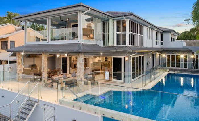 Billionaire Bob Ell sells at Noosa
