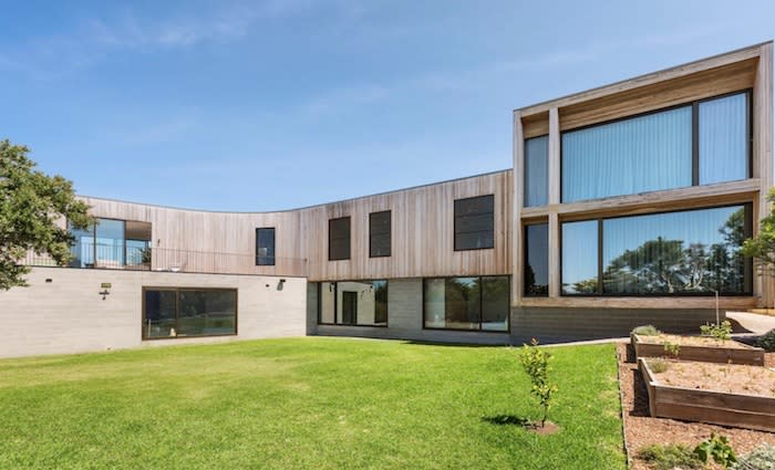 Sorrento's Parkside Beach House listed