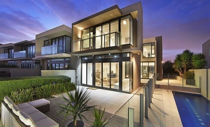 Port Melbourne townhouse sells for $5.25 million plus post auction