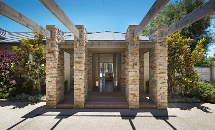 Bulldogs president Peter Gordon lists Portsea retreat