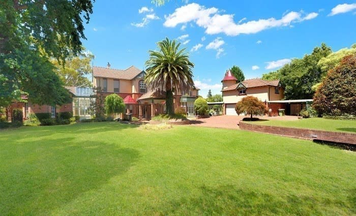 Barkstone, Pymble trophy home listing