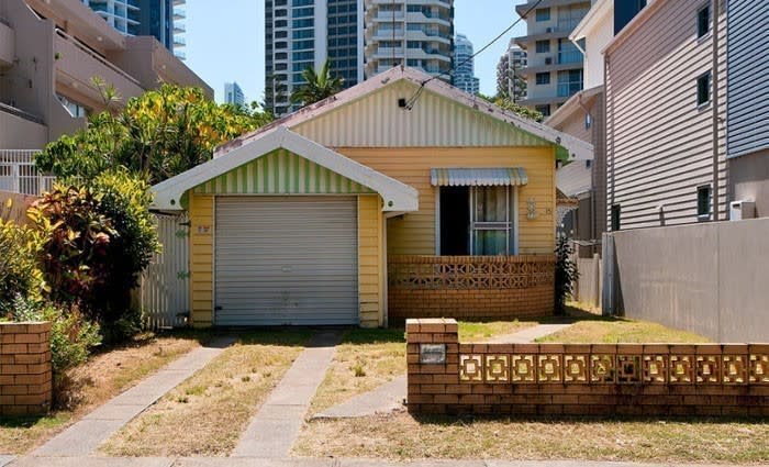 1950s Surfers Paradise glitter strip auction relic