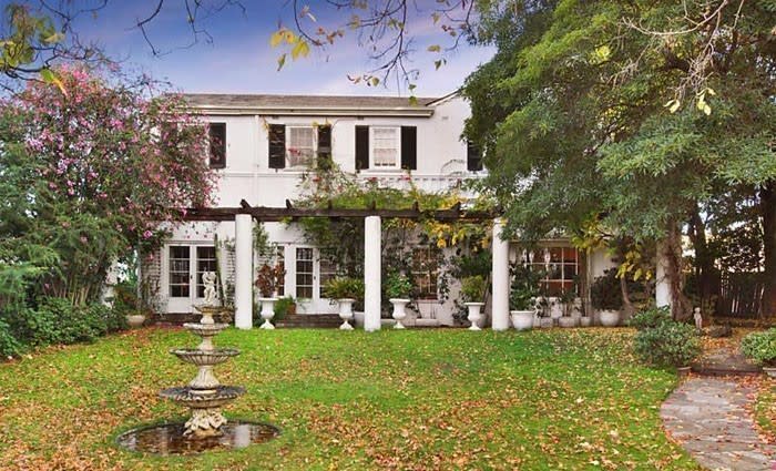 Toorak home with medium density potential fetches $6.01 million