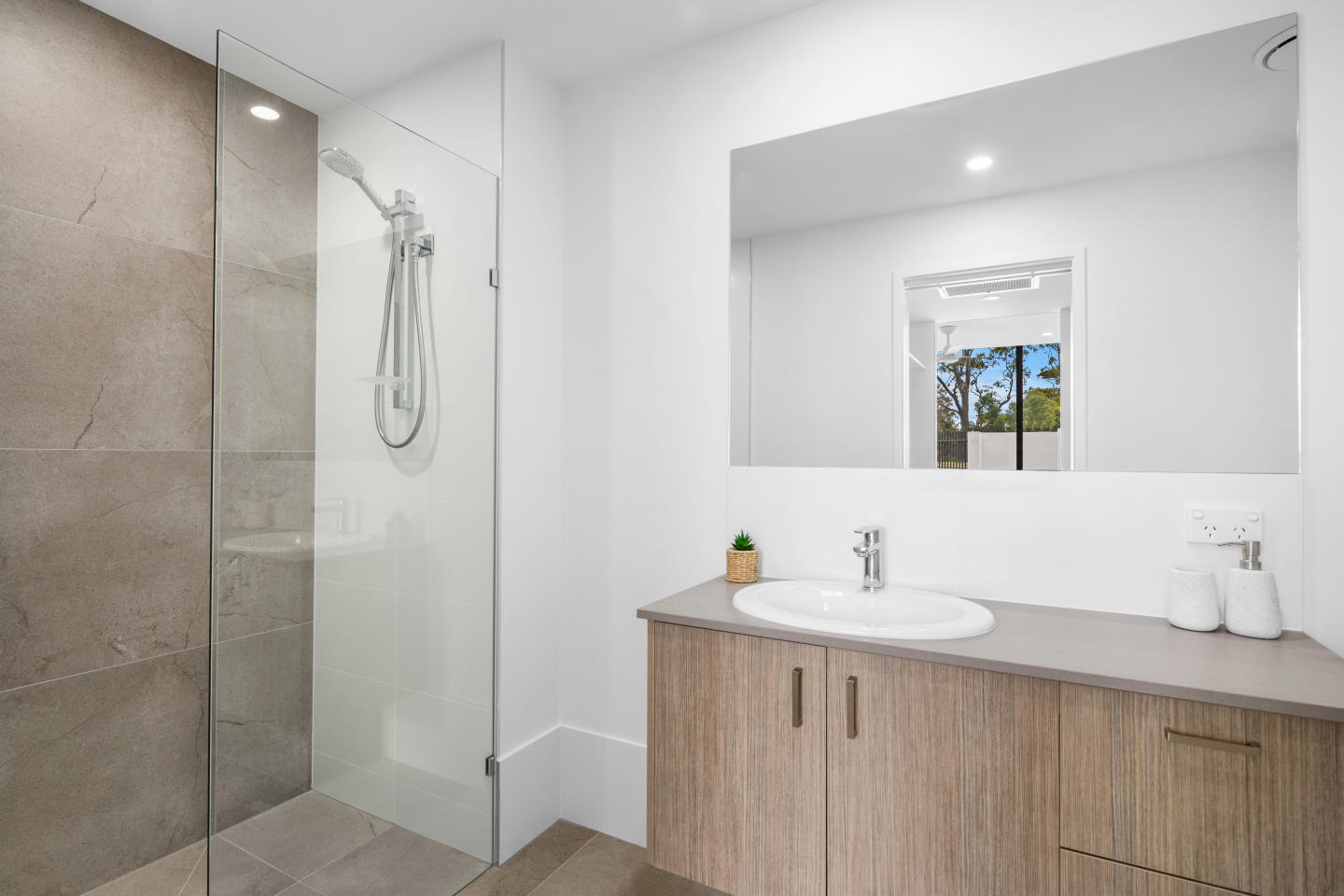 Woodtree Residences