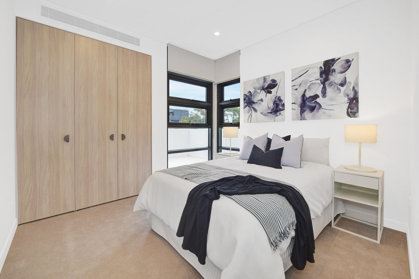 Sterling, Lane Cove North