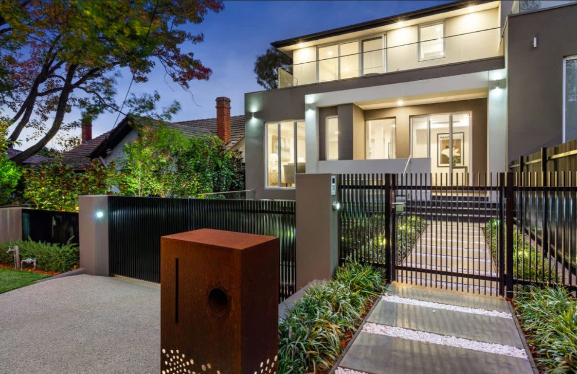 Hawthorn East townhouse sale to singer Dannii Minogue