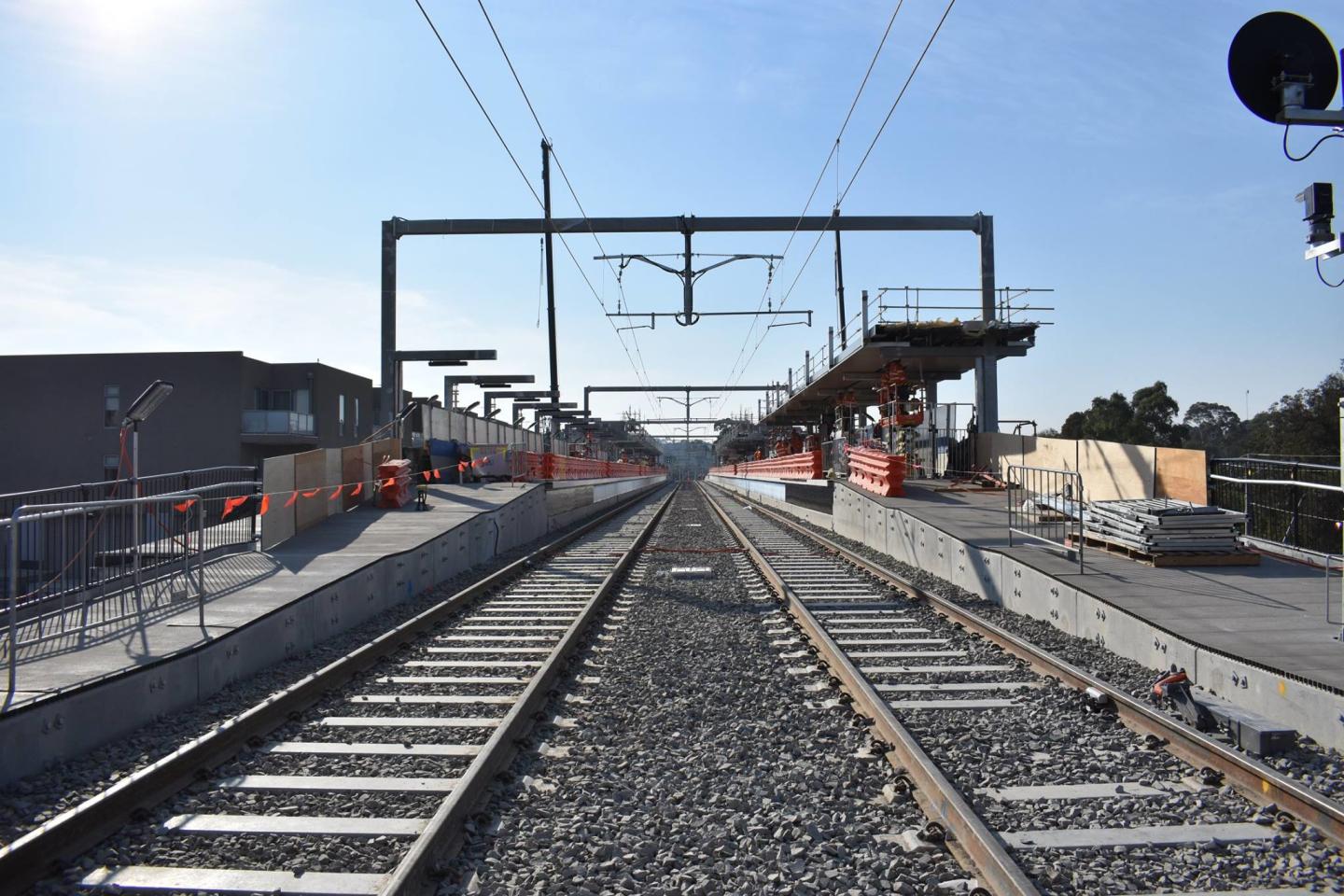 Rosanna station and the Hurstbridge line re-open