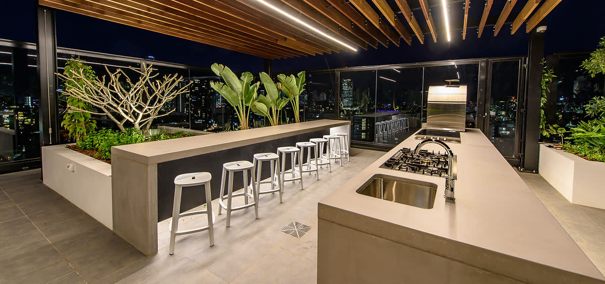 Park & Lexington, West End