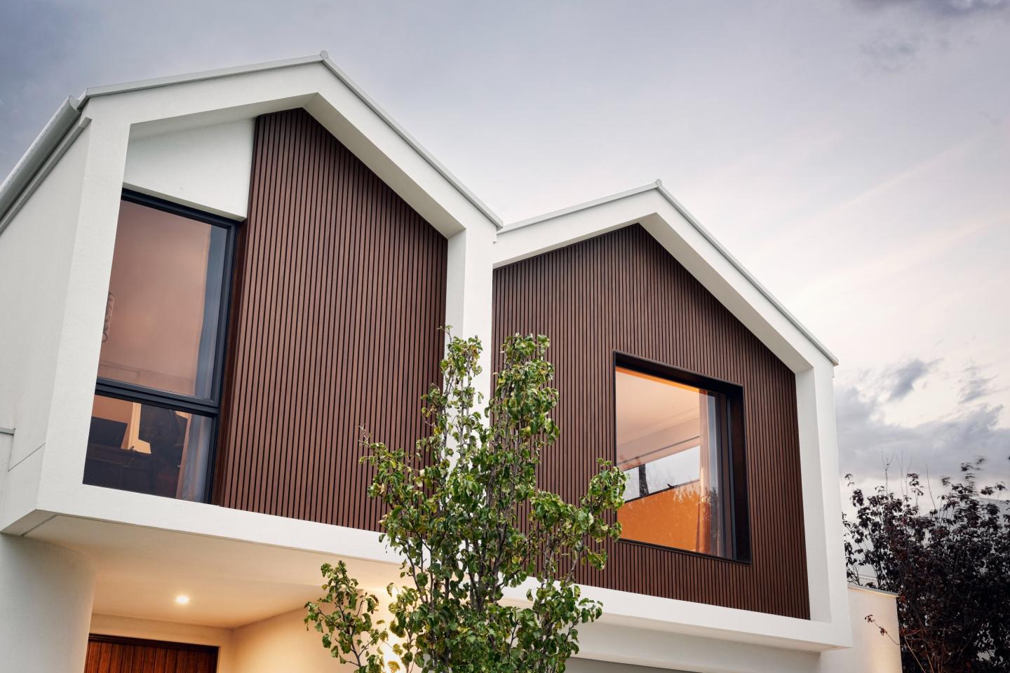 Webb & Brown-Neaves, WA