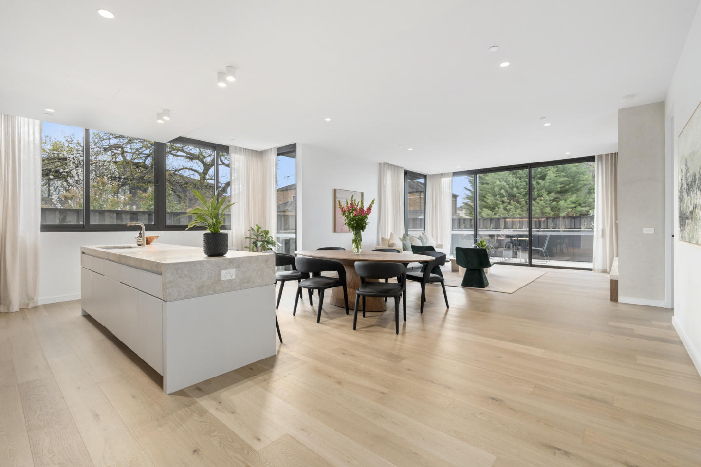 Threadneedle, Balwyn Threadneedle, Balwyn