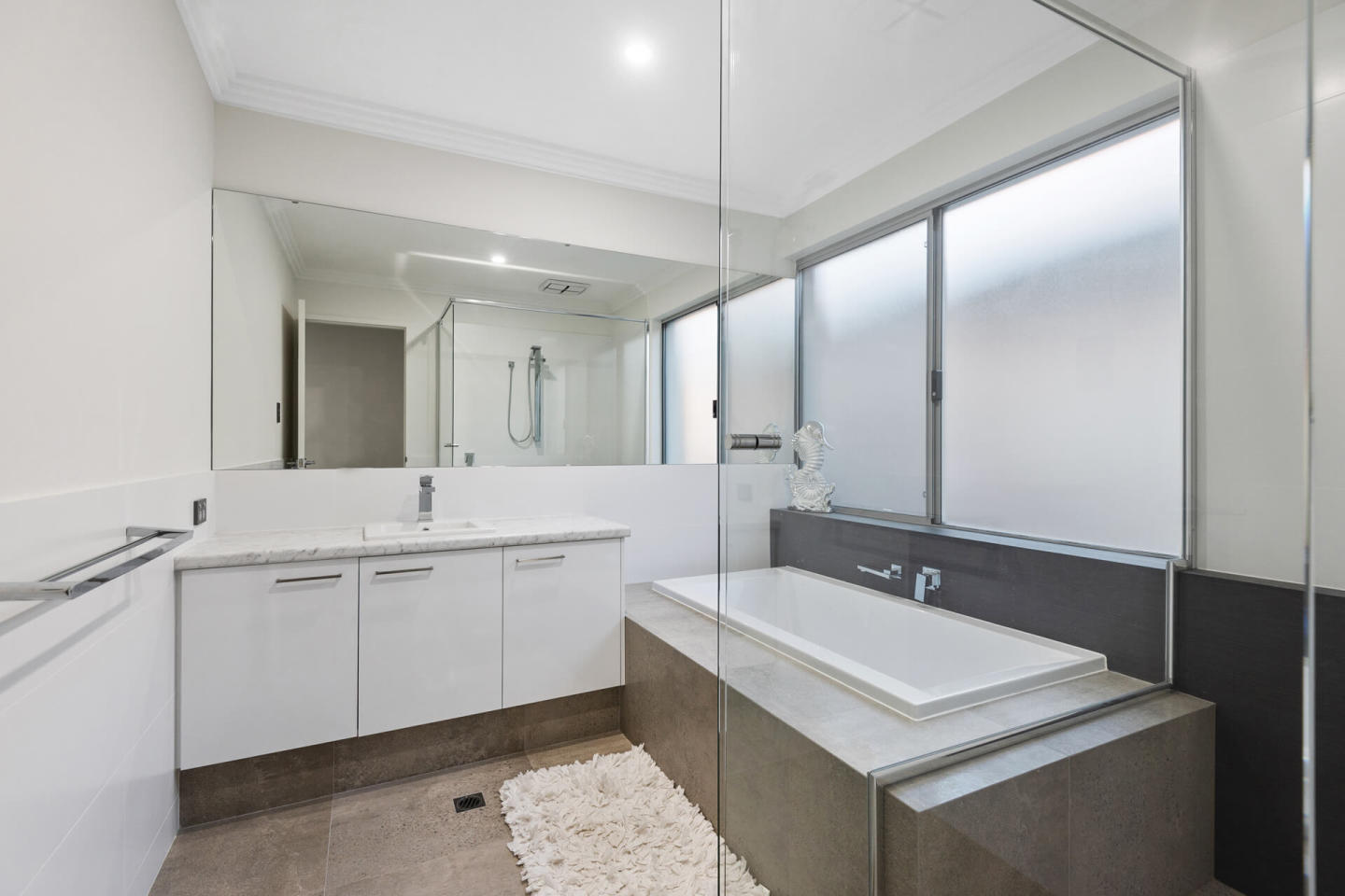 Zircon Living, WA