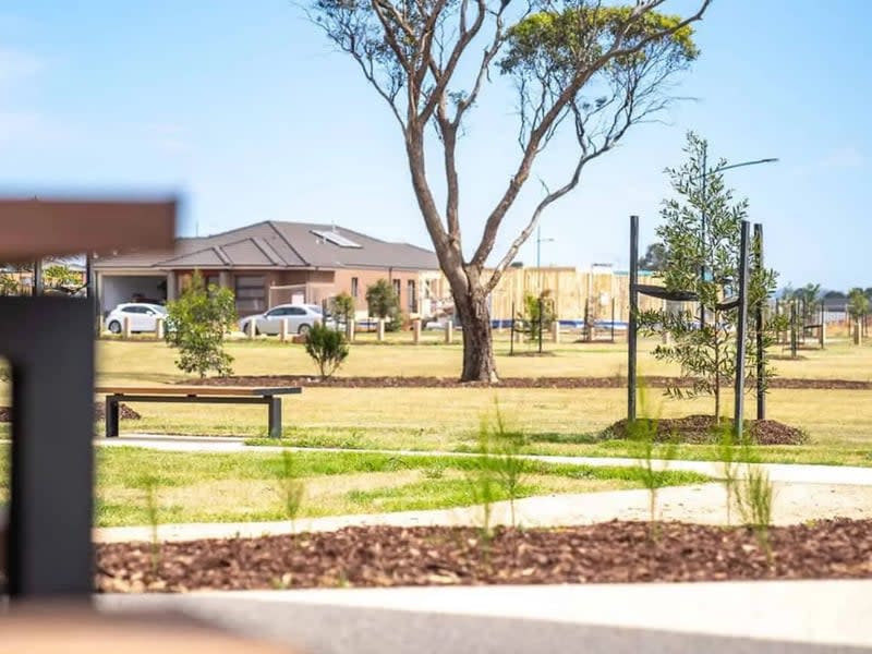 Seventh Bend, Weir Views: Live Where Nature Meets Community