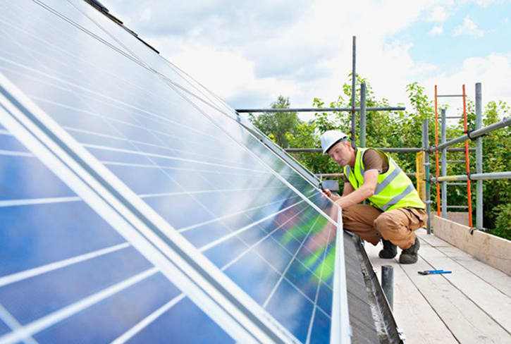 Building a New Home with Solar Energy: Pros and Cons