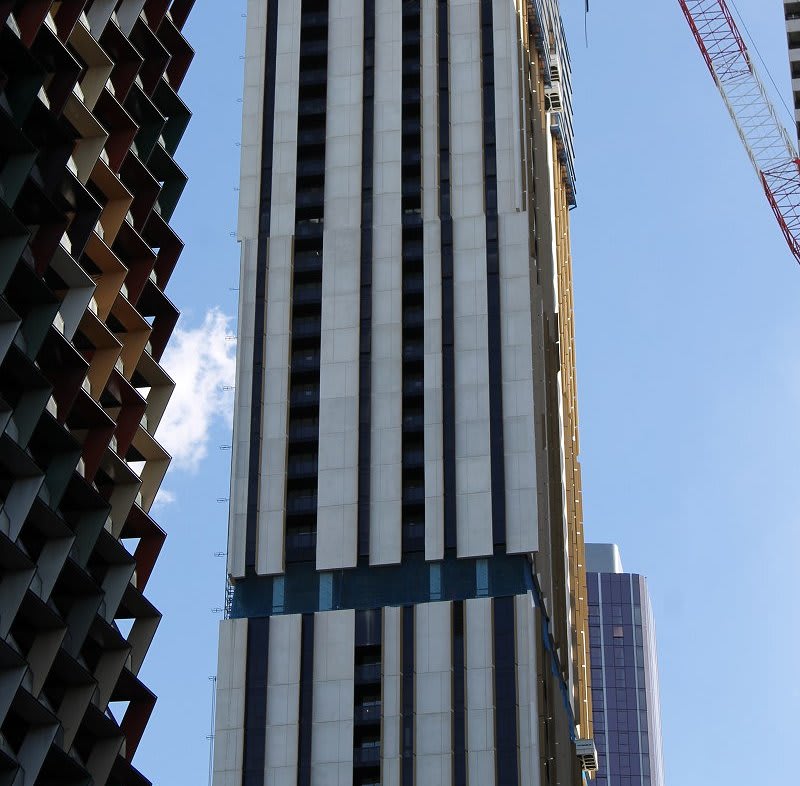 Empire Melbourne tops out, but is it Melbourne's Empire rose?