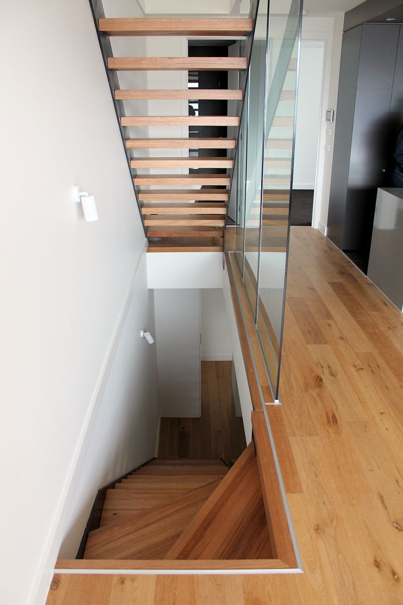 In focus: 2 Girls building, Abbotsford